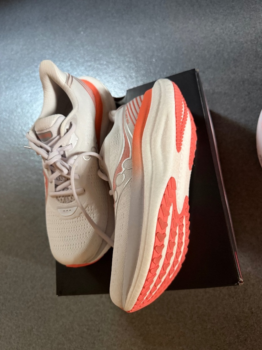 Saucony Triumph 23 women's running shoes US 7.5
